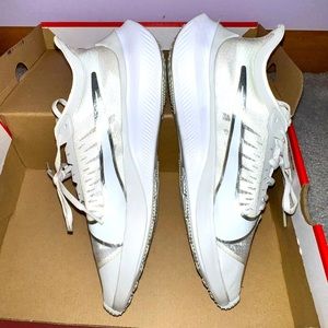 Nike women’s Zoom sneakers